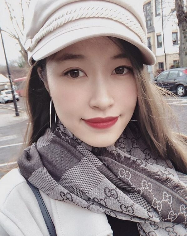 Đâu chỉ có du lịch trời Âu, hot girl Vóc Đỗ còn sở hữu loạt hàng hiệu đắt tiền không phải ai cũng có cơ hội để diện lên người.