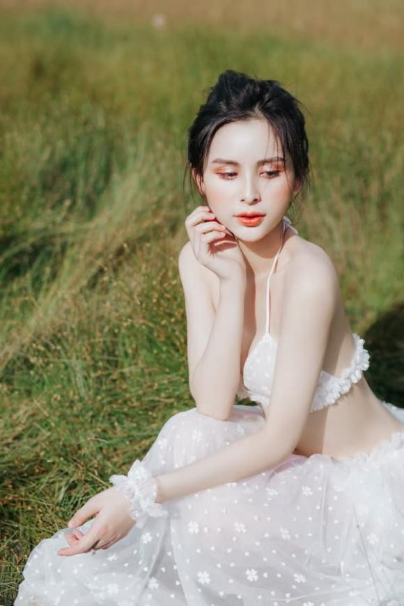 Đặc biệt, nhan sắc ngọt ngào của hot girl chuyển giới Tường Vi là vũ khí đốn tim người nhìn.