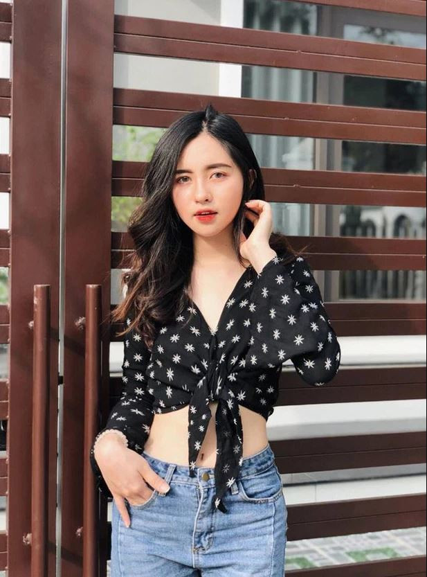 Phong cách đời thường của Thu Trang cũng nhận được nhiều lời khen ngợi vì rất đơn giản, trẻ trung nhưng vẫn đậm cá tính riêng.