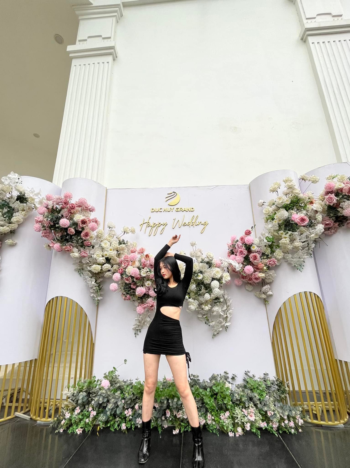 Nói về đoạn clip của mình đang viral trên TikTok, Giàng Thị Váng cho biết: "Đoạn clip được quay khoảng 2 năm trước. Mình cũng vui và bất ngờ khi qua một đoạn clip quảng bá du lịch quê hương Tây Bắc lại được mọi người biết đến nhiều hơn".