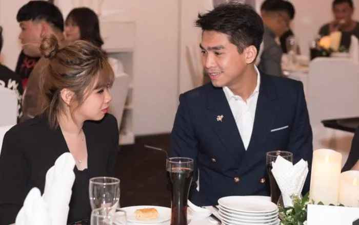 Bỏ lại tất cả phía sau, PewPew về nước và quyết tâm theo đuổi một lĩnh vực vốn vẫn bị đánh giá tiêu cực bằng những ánh nhìn không mấy thiện cảm - game online và đạt được nhiều thành công bất ngờ.