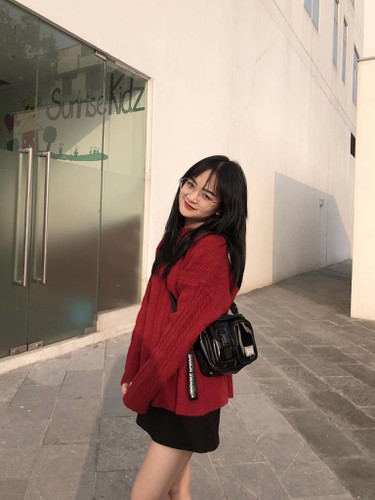 Điểm đặc biệt hơn, Gấm Kami là cô nàng dân tộc Tày. Cô có năng khiếu và niềm yêu thích với bộ môn bida từ nhỏ bởi gia đình mở dịch vụ kinh doanh môn thể thao này.