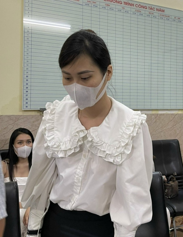 Quá trình làm việc, Giang quen biết một số cô gái làm công việc môi giới, tiếp khách. Thấy công việc nhàn mà có tiền nên Giang đã móc nói với gái bán dâm chuyên nghiệp dùng vỏ bọc là sinh viên các trường đại học và ở các cuộc thi để môi giới mua, bán dâm.