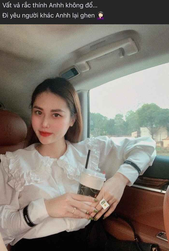 Quay trở lại với Hương Giang, trong các nhóm kín đó, "tú bà" này quảng cáo gái bán dâm là sinh viên, người đẹp của các cuộc thi. Sau đó, bị can kết nối gái bán dâm với khách.