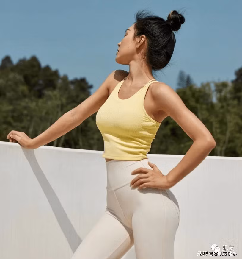 Vóc dáng của cô không phải bẩm sinh mà có, nó được tạo thành nhờ vào nỗ lực tập luyện không ngừng nghỉ.