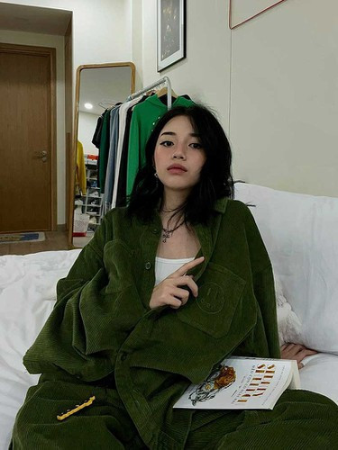 Trước đó, nữ streamer đã xác nhận có người yêu mới, Linh Ngọc Đàm cũng cho biết bản thân không muốn công khai danh tính người yêu mới, chỉ muốn "âm thầm yêu nhau, im lặng chia tay" và bảo vệ người yêu trước mạng xã hội.