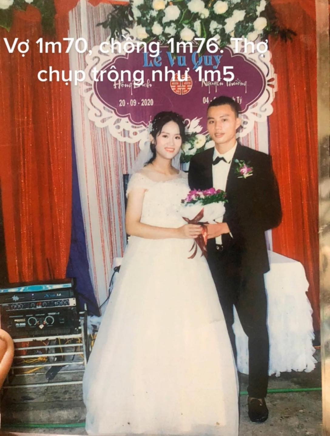 Khi gặp phải thợ ảnh "vườn" thì chiều cao của cô dâu, chú rể bị kéo hụt đi mất tầm 20cm.