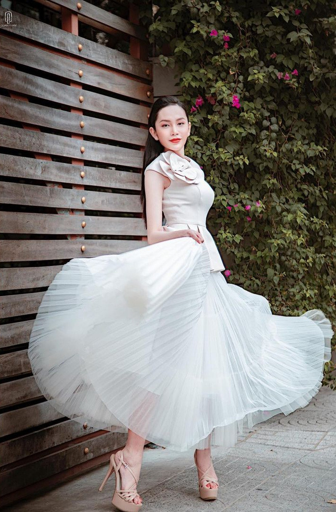  Lương Mỹ Kỳ gửi gắm đến bạn mình: "Cảm ơn một tình bạn 7 năm của 2 đứa... Thời gian mau quá, thoáng chốc mà bạn ấy đã sắp ra trường. Cảm ơn vì luôn bên cạnh tui".