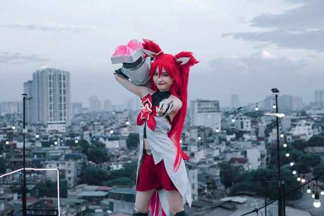 Trên trang cá nhân, Tạ Vy cho biết cô từng theo học tại Trường Đại học Khoa học Tự nhiên, Đại học Quốc gia TP.HCM.