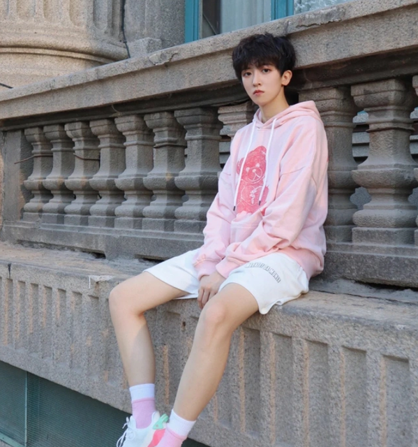 Tuy vậy, không ít lần cô nhận về những sự soi mói hay bình luận không hay về giới tính của mình.