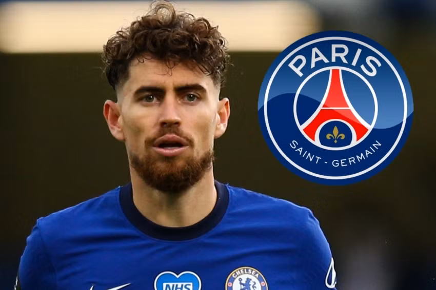 Theo Telefoot, PSG mới đây đã chính thức gia nhập cuộc đua cạnh tranh cho chữ ký của tiền vệ Jorginho. Huấn luyện viên Thomas Tuchel của PSG được cho là rất muốn sở hữu ngôi sao 28 tuổi trước khi thị trường chuyển nhượng đóng cửa. Ảnh: Telefoot