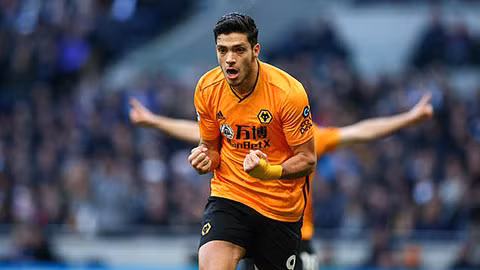 HLV Zidane đã chính thức lên tiếng đính chính về tin đồn quan tâm tiền đạo Jimenez của Wolves. HLV trưởng của Real Madrid cho biết, ông đang hài lòng với những gì hiện có và không dành nhiều sự quan tâm cho Jimenez như báo chỉ đã đồn đoán.