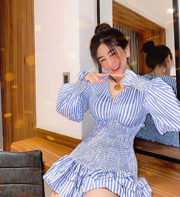 Sinh nhật 18 tuổi, Ngọc Trân còn được gia đình tặng cả một chiếc SH sang – xịn – mịn.