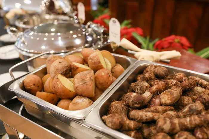 Bổ sung thêm các món chính là các thực phẩm bổ sung giúp các tuyển thủ không bị ngán trong các bữa ăn.