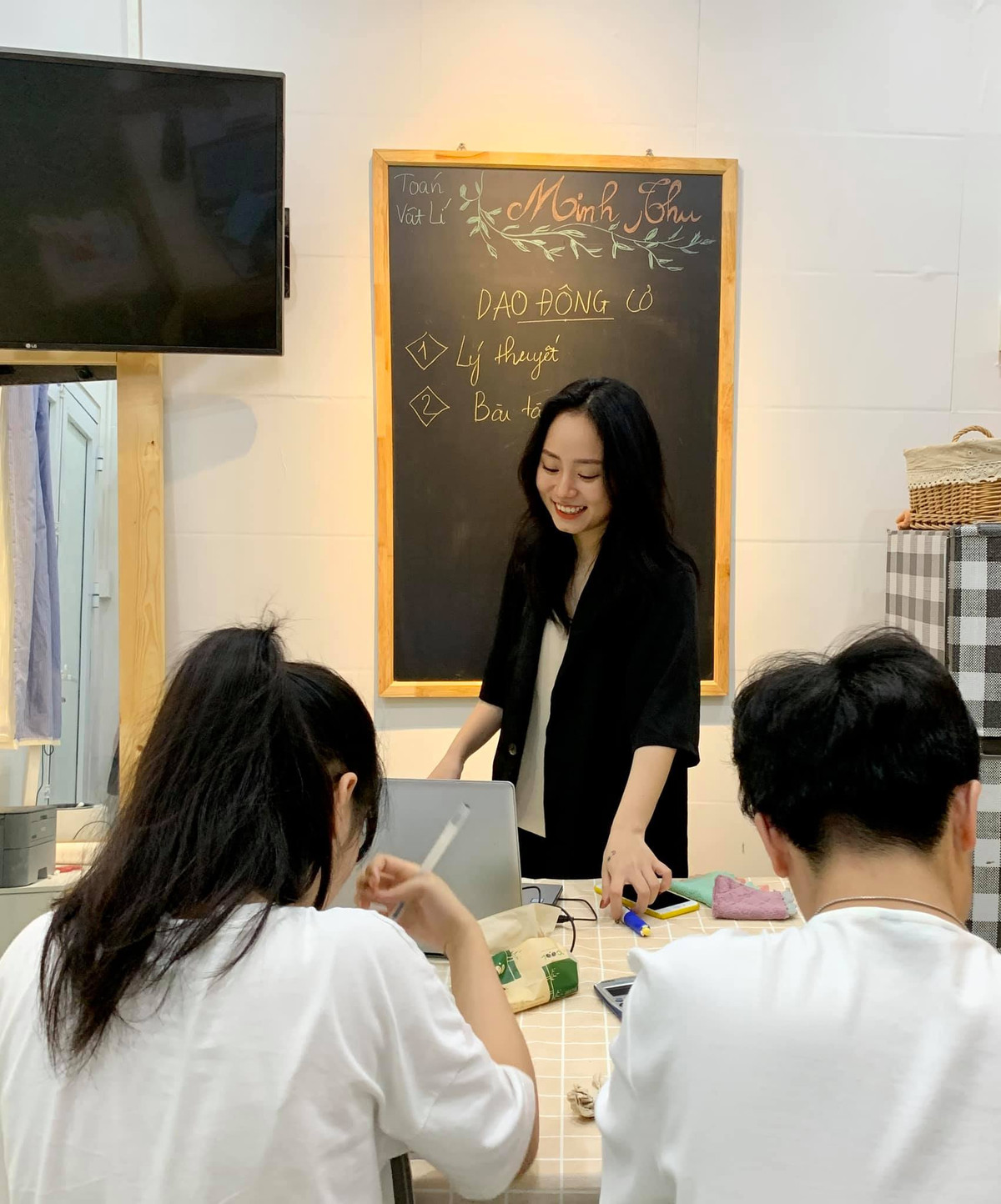 Thậm chí, Minh Thu từng vướng phải tin đồn mang bầu với bạn trai cũ, song đã lên tiếng phủ nhận ngay sau đó.