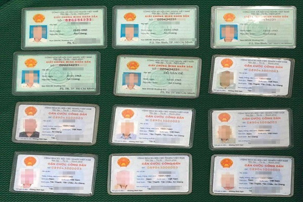 Tra 54 trieu dong cho cu ong co 5 chung minh thu, 7 the can cuoc