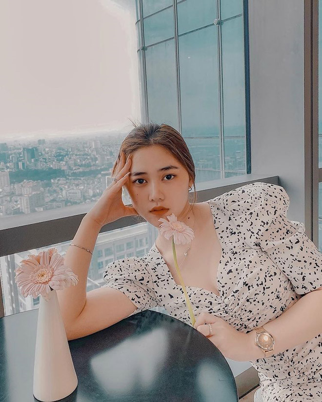 Chồng Thảo níu kéo cô ròng rã suốt 4 tháng, khi không còn hy vọng, anh quen người mới. Lúc bấy giờ, nàng hot girl mới biết quyết định chia tay của mình là một sai lầm. Cô tiếc nuối, hụt hẫng như thể vừa đánh rơi viên kim cương quý giá.