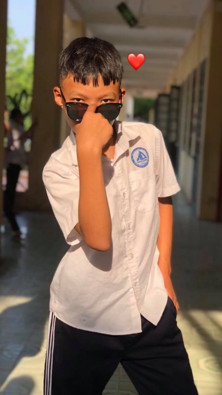 Thậm chí “đàn anh” của Dũng Pogba còn lên live stream để cảnh cáo và dằn mặt những ai dám “xúc phạm” đàn em của mình.