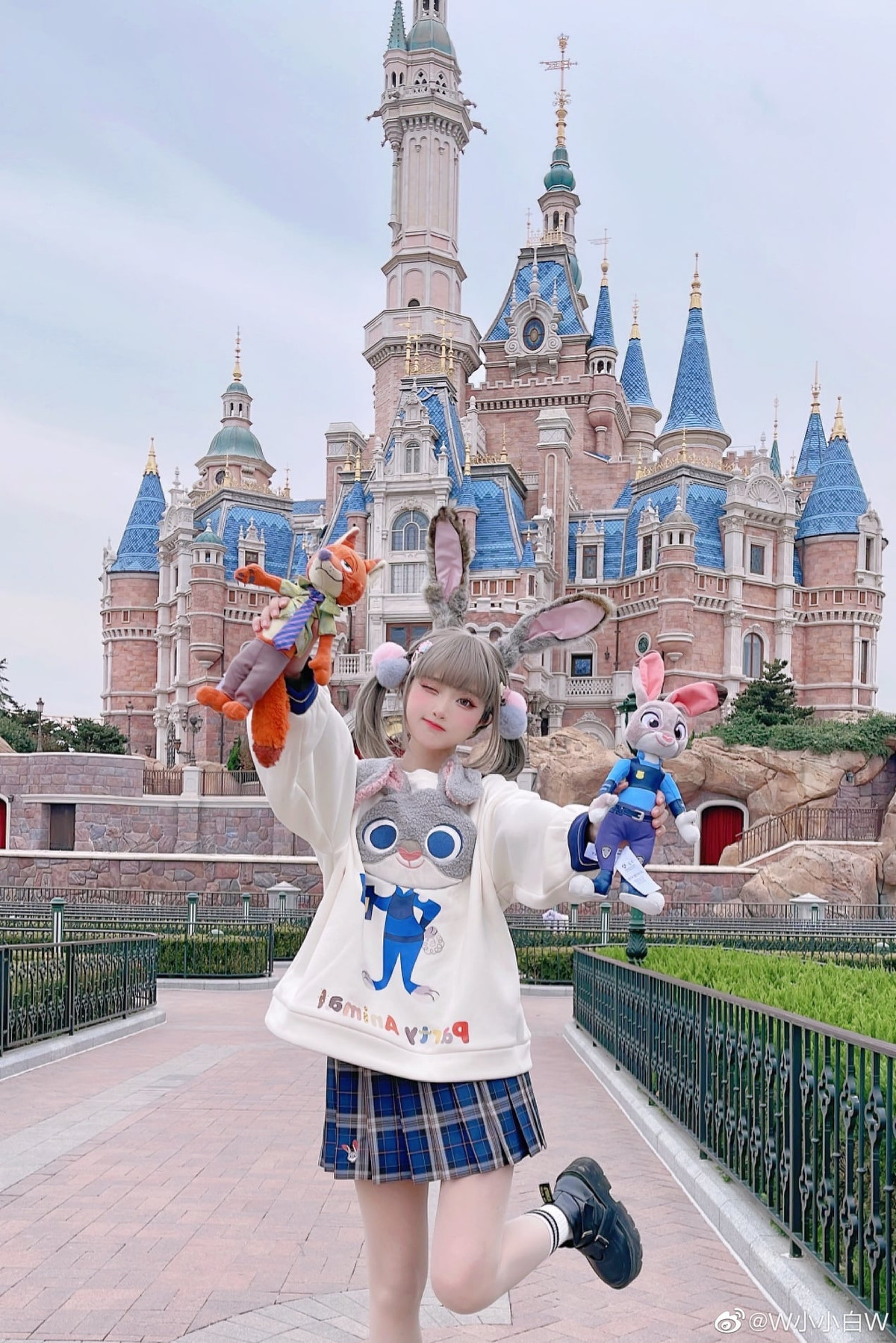 Bên cạnh khả năng cosplay thần sầu, Tiểu Nhu còn là một họa sĩ với tài năng vẽ tranh rất xuất sắc.