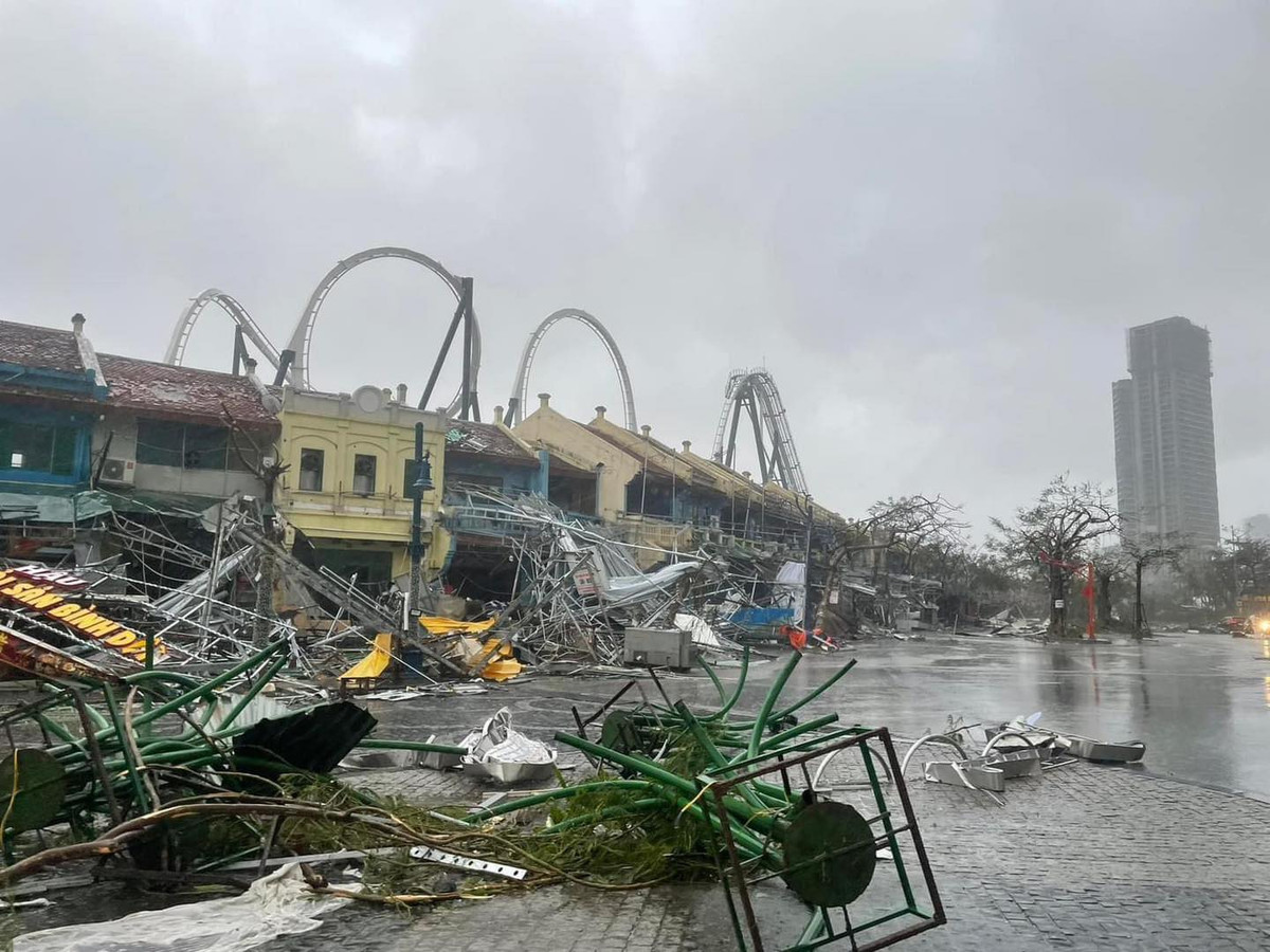 Những công trình vui chơi, giải trí tại Quảng Ninh bị bão Yagi kéo sập.