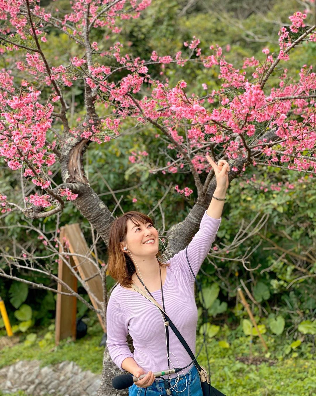 Sau khi nghỉ việc ở đài truyền hình, Chika hướng sang làm diễn viên. Từ đó, đôi "gò bồng đào" lại thành lợi thế giúp cô lấy lại niềm tin ở bản thân.