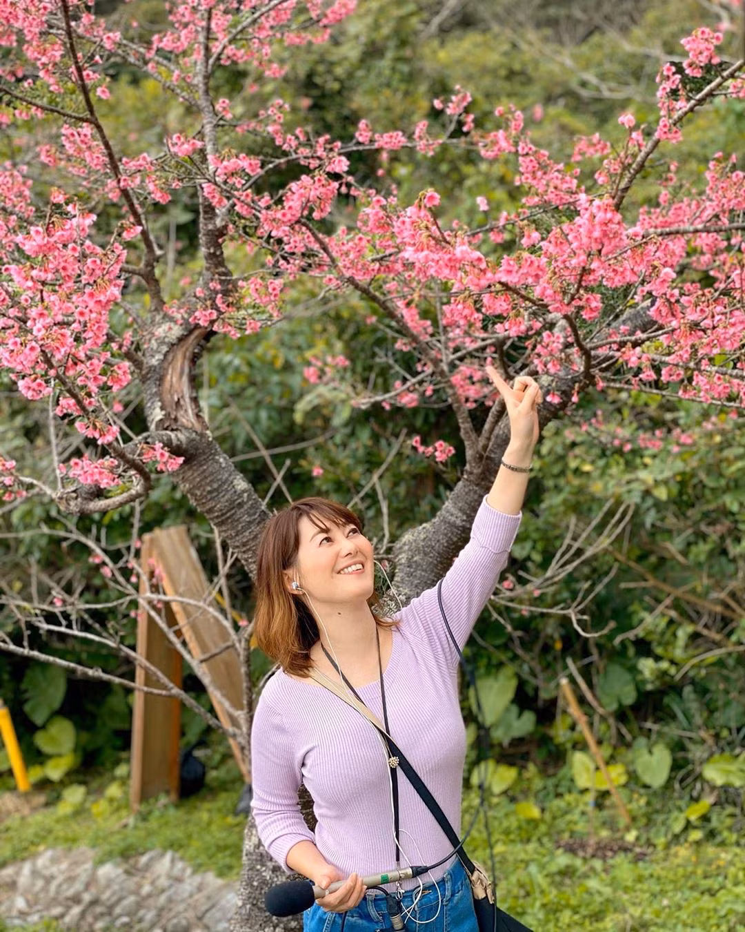 Sau khi nghỉ việc ở đài truyền hình, Chika hướng sang làm diễn viên. Từ đó, đôi "gò bồng đào" lại thành lợi thế giúp cô lấy lại niềm tin ở bản thân.