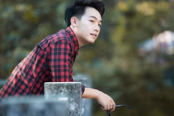 Gần đây, Phở Đặc Biệt không còn tích cực xuất hiện trên mạng xã hội như thời đỉnh cao. Anh quyết định chuyển hướng từ nhà sáng tạo nội dung sang doanh nhân. Nam vlogger hiện là giám đốc điều hành cho một công ty giải trí, đồng thời kinh doanh một số lĩnh vực như thời trang, tụ điểm dành cho giới trẻ và phòng tập gym.