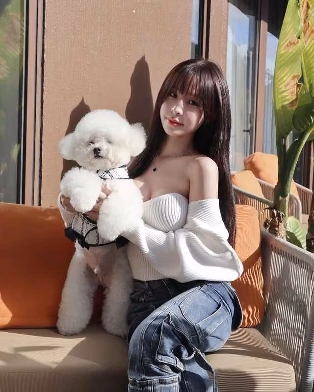 Dù trang điểm nhẹ nhàng hay đầy sắc sảo, mỗi lần xuất hiện, Tammy Phạm luôn khiến người hâm mộ phải trầm trồ.