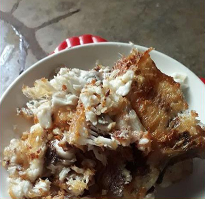 Màn rán cá nát bét.