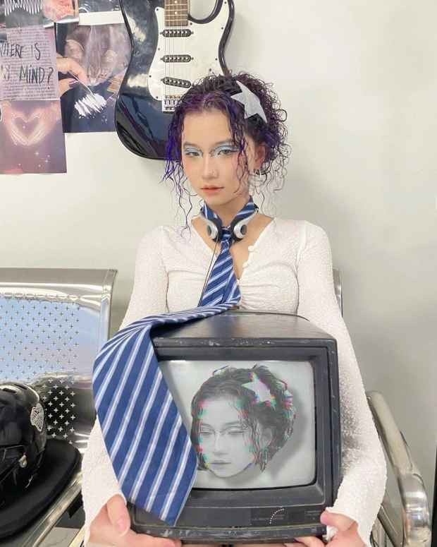 Gần đây, mạng xã hội bị “xâm chiếm” bởi hệ tư tưởng Chí Hiển và Hoa Xù. Theo đó, hai bạn trẻ Gen Z này tự biên đạo những động tác nhảy trên nền nhạc đang hot trend và thu hút sự chú ý của netizen.