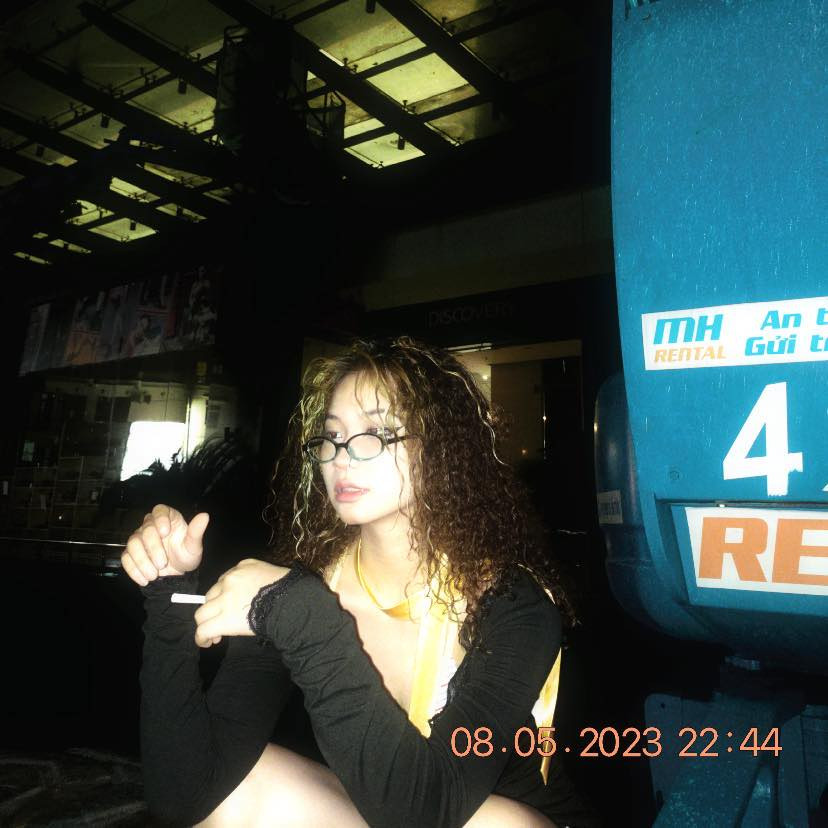 Hoa Xù thu hút sự chú ý bởi visual cực slay, nhảy đẹp, gu ăn mặc chất