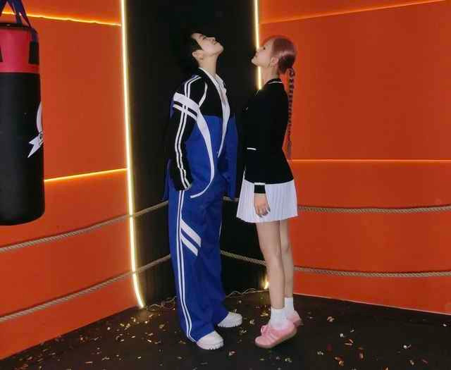 Vừa qua, Xoài Non trở thành khách mời trong một mega livestream của Gil Lê. Trên trang cá nhân của mình, nàng hot girl cũng bày tỏ rất hâm mộ Gil nên việc được livestream chung giống như “đu idol thành công”.