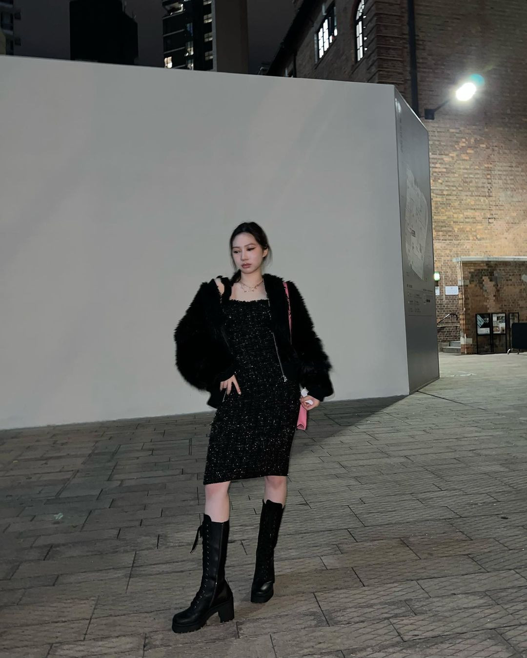 Trong những clip được Tế Như đăng tải lên trang cá nhân, cô cho thấy khả năng nhảy điêu luyện của mình. Sự kết hợp của các cơ cùng một lúc giúp đốt cháy nhiều calo, mang lại cơ thể săn chắc, uyển chuyển.