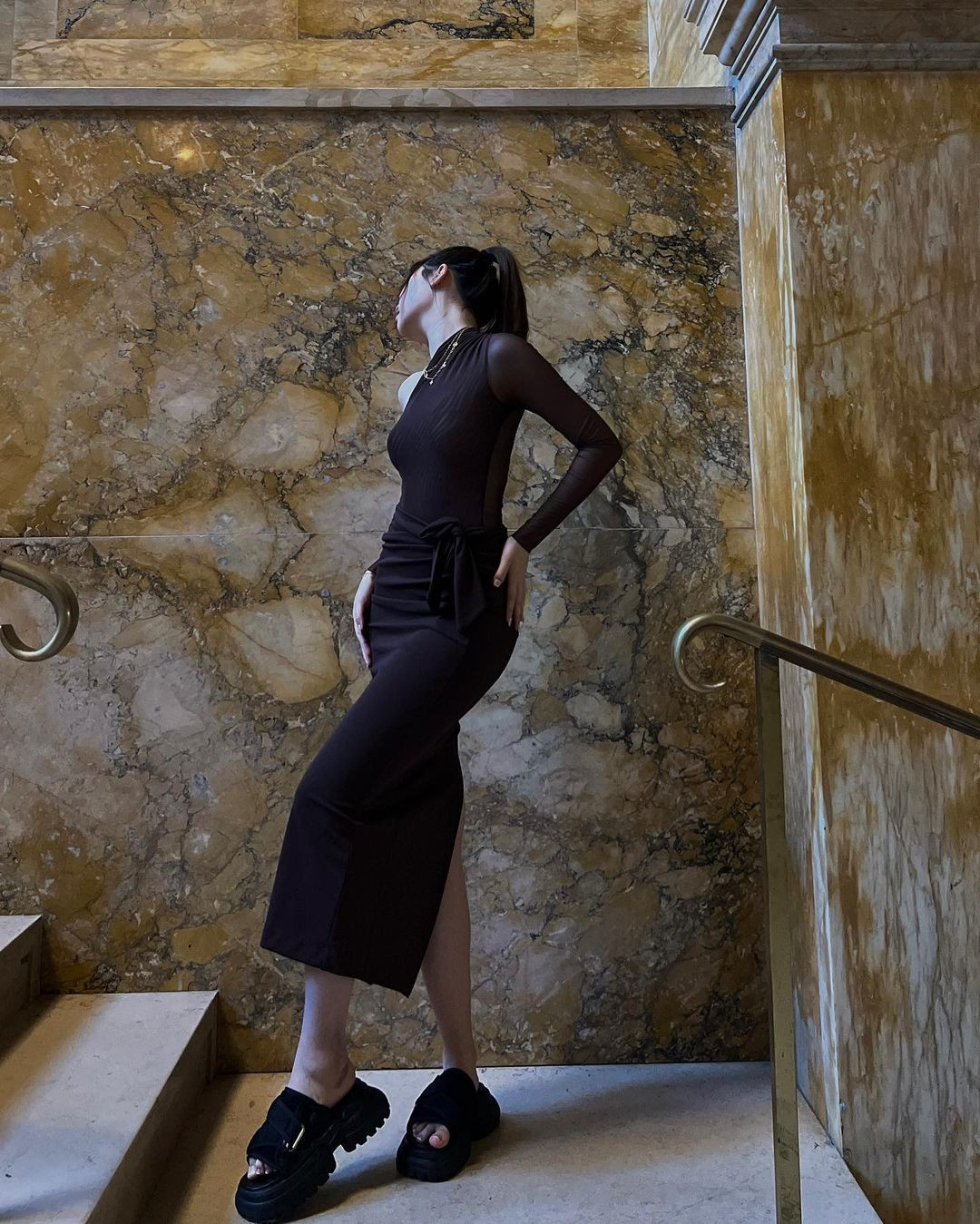 Tuy nhiên, Tế Như hầu như đều từ chối vì muốn chuyên tâm vào học tập. Thỉnh thoảng, khi có thời gian rảnh, cô mới tham gia chụp ảnh cho một số tạp chí thời trang, dự sự kiện cùng cha mẹ.