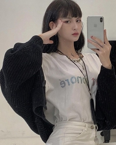 Trang cá nhân của "bạn gái tin đồn Decao" cũng vì thế mà tăng lượt follow, nhất cử nhất động của nữ chính đều được dân tình chú ý.