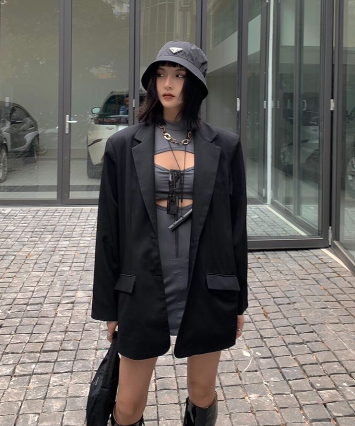 Cư dân mạng không ngừng trầm trồ trước vẻ đẹp của cả hai mẹ con cô chủ shop.