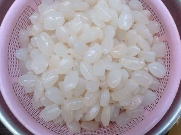 Ngay lập tức, cư dân mạng "bắt thóp" cú lừa của anh chàng này đăng tải hạt gạo khủng lồ trên.