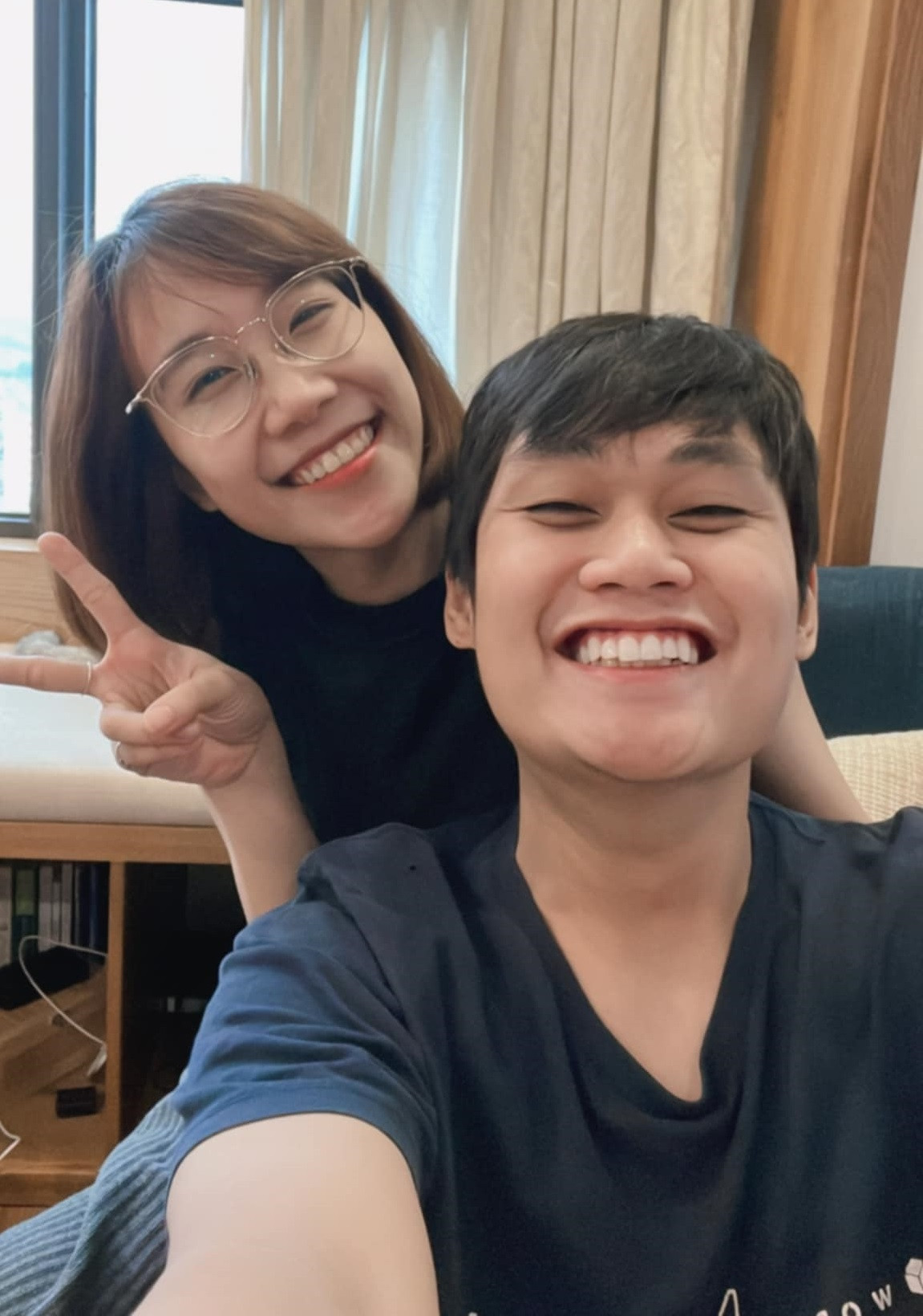 Không ít những khoảnh khắc đáng yêu trong thời gian yêu nhau được Duy Thẩm đăng tải trên trang cá nhân.