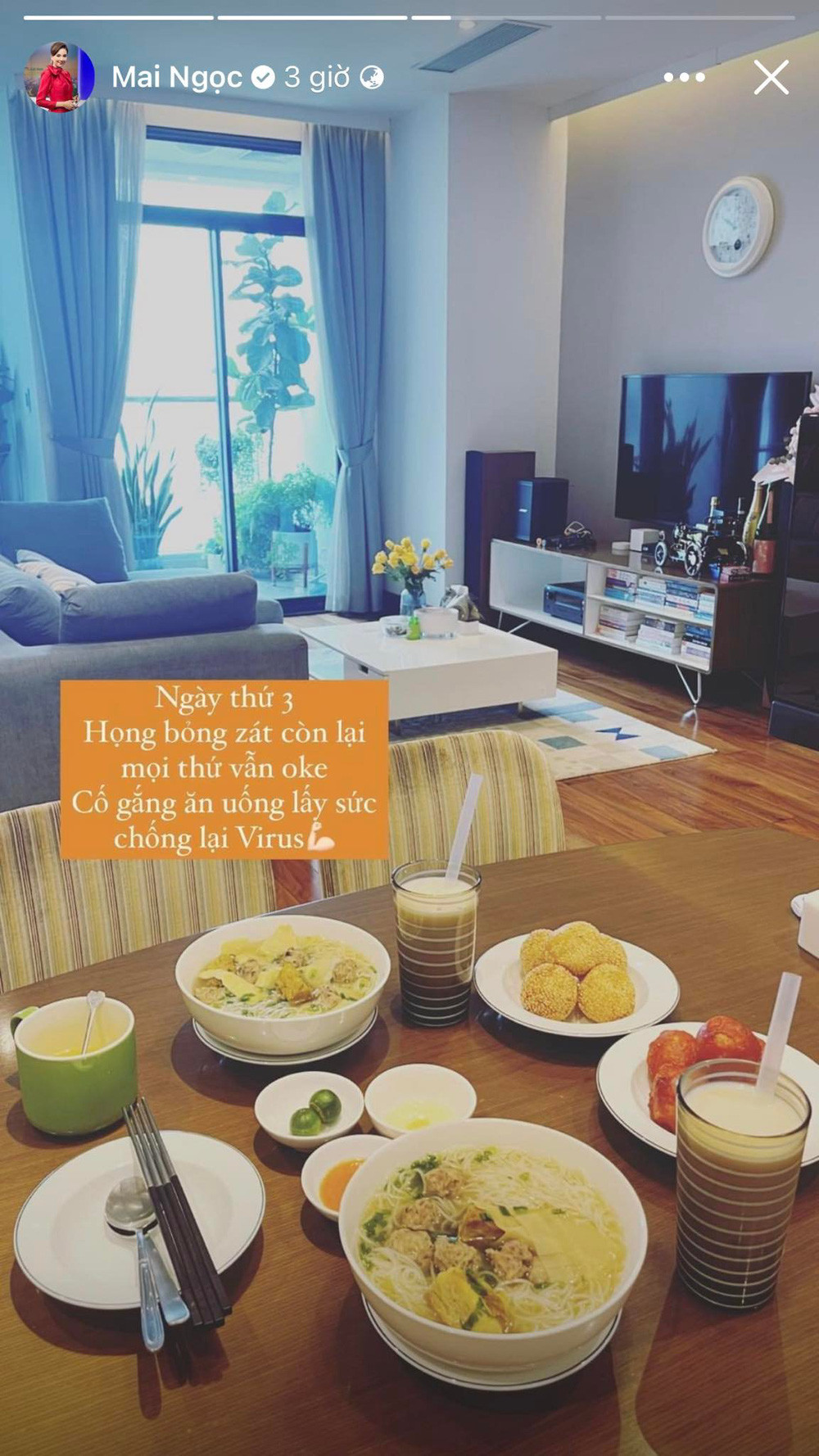 Cuộc sống những ngày là F0 của Mai Ngọc được cô miêu tả là "không khác gì Tết". Hàng ngày, cô tự nấu nướng, chuẩn bị cho 2 vợ chồng một chế độ ăn đầy đủ chất dinh dưỡng, uống nước ấm thường xuyên, bổ sung hoa quả giàu vitamin C,...