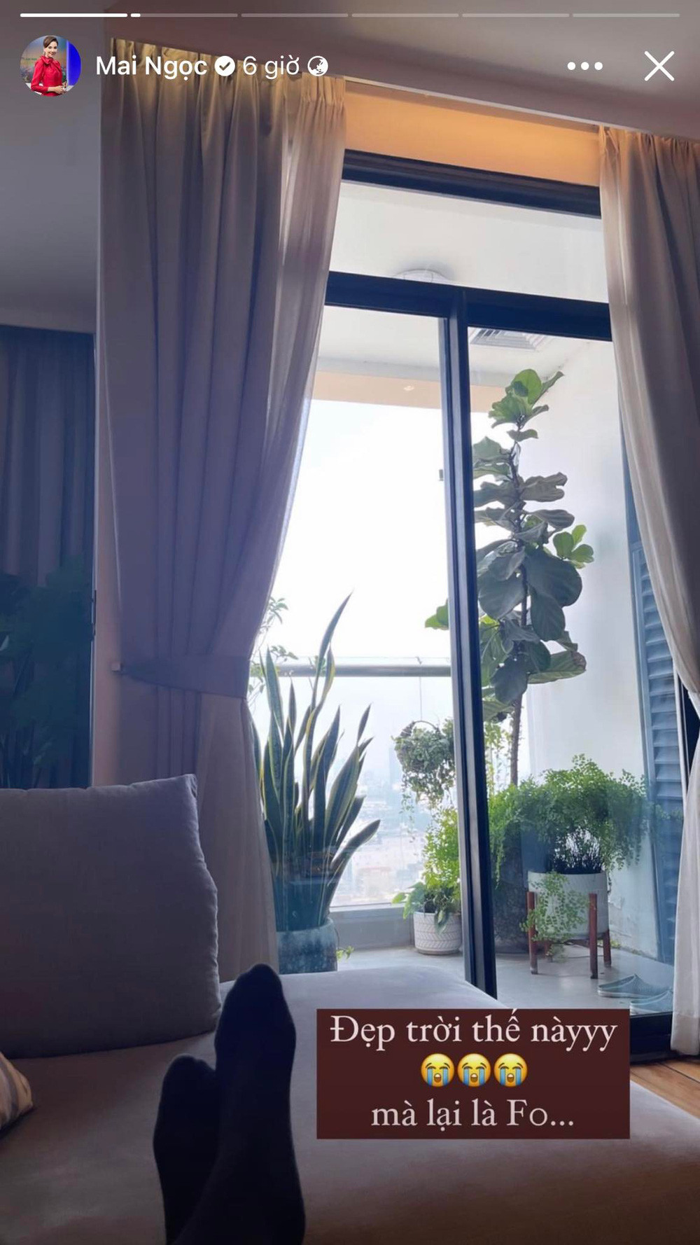 Điều khiến Mai Ngọc không thoải mái nhất có lẽ là không được ra ngoài, không được đi tập gym hay cùng hội chị em chơi Golf.