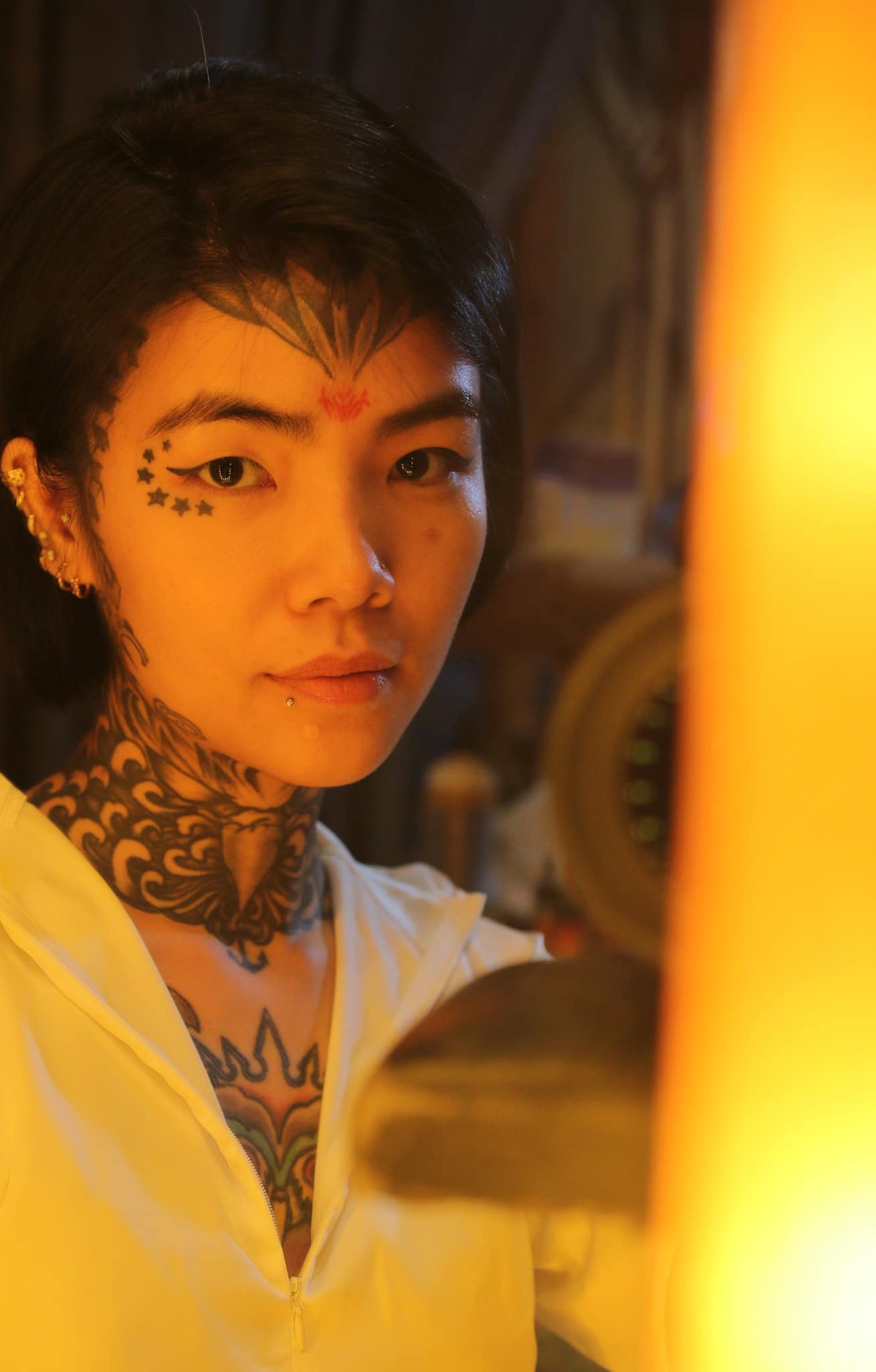 Mới đây, Mai Phạm cũng đăng tải lại bài báo nói về khoản thu nhập "khủng" của mình trên trang cá nhân kèm dòng trạng thái đùa giỡn: "Tui làm gì có lương?".