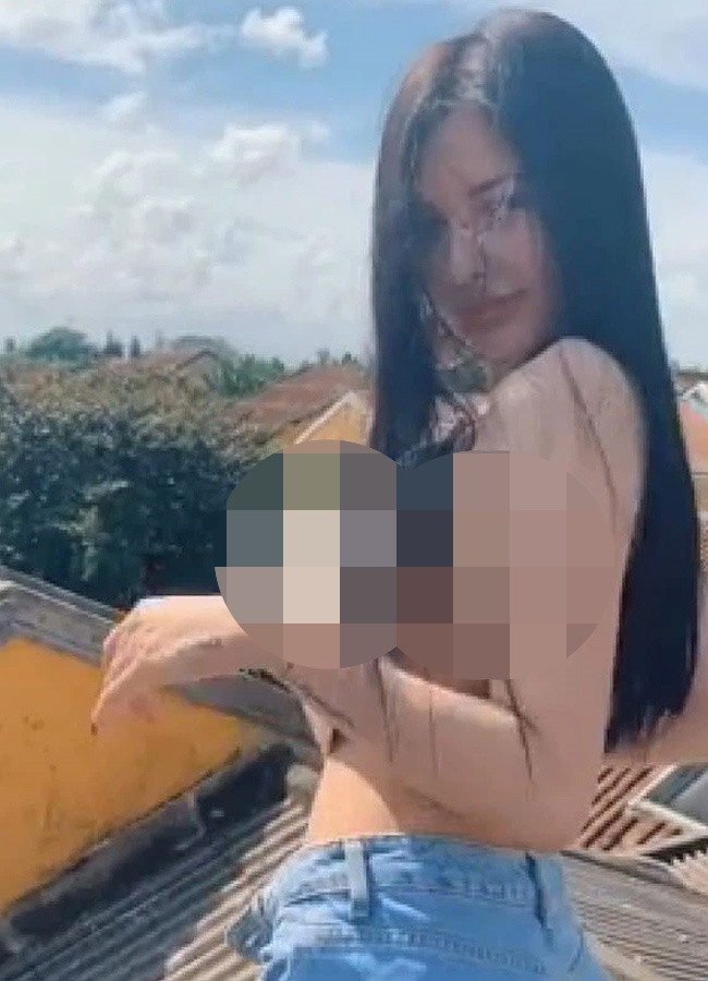 Bên cạnh những bức ảnh, clip 23 giây ghi lại hình ảnh của T.M.H bán nude trên sân thượng của một quán cafe ở Hội An đã nhanh chóng được lan truyền trên mạng xã hội khiến nhiều người bức xúc.