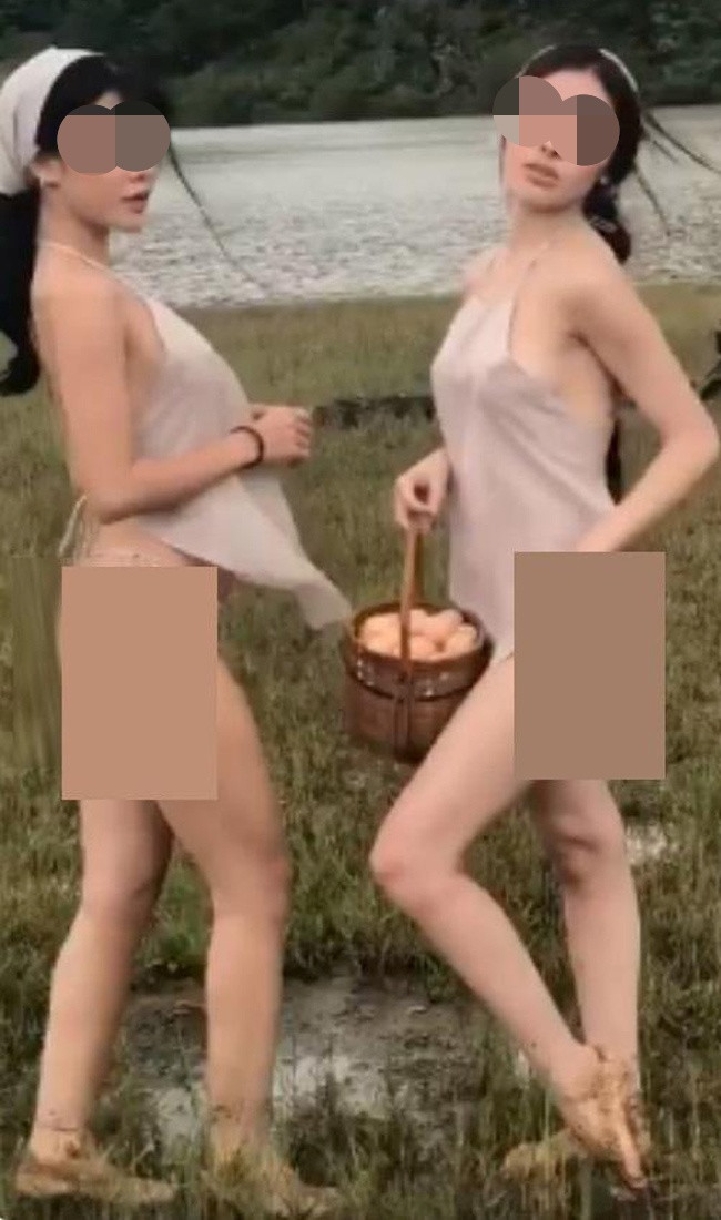 Tháng 8/2018, Á hậu Thư Dung gây xôn xao mạng xã hội khi những bức ảnh cô mặc yếm mỏng manh, chụp ảnh ở Tuyệt Tình Cốc, Đà Lạt được đăng tải lên mạng xã hội.