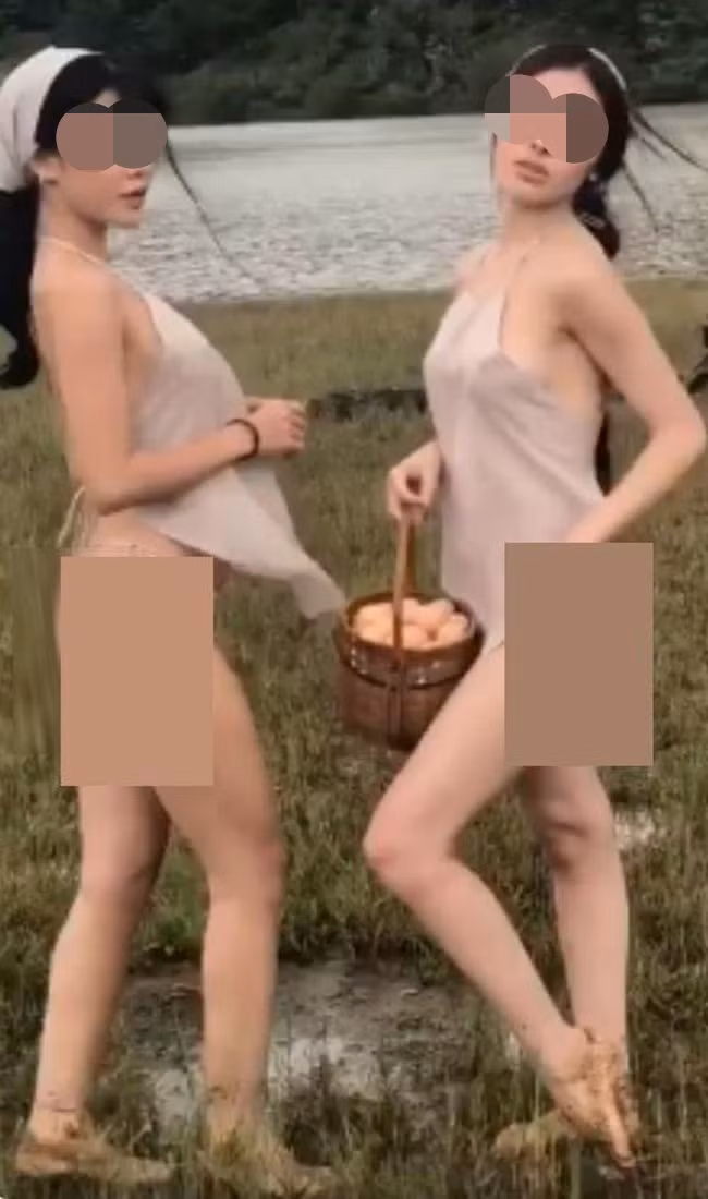 Tháng 8/2018, Á hậu Thư Dung gây xôn xao mạng xã hội khi những bức ảnh cô mặc yếm mỏng manh, chụp ảnh ở Tuyệt Tình Cốc, Đà Lạt được đăng tải lên mạng xã hội.