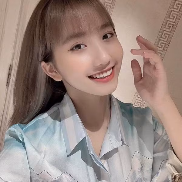 Sở hữu 7.4 triệu lượt theo dõi trên TikTok và 2.1 triệu trên Instagram, Lê Thị Khánh Huyền đang là cái tên nhận được nhiều sự chú ý trên các nền tảng mạng xã hội.