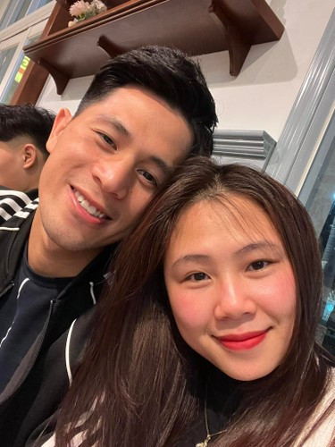 Đình Trọng - Trang Heo bên nhau từ thời học cấp 3, khi nam trung vệ còn thi đấu ở các giải trẻ.