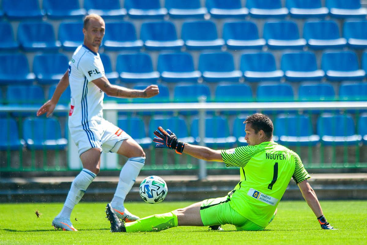 "Rất tiếc tôi không thể đợi VFF và Chính phủ Việt Nam cấp quốc tịch, việc mà tôi đã cố đệ đơn trong 3 năm qua", Filip Nguyễn cho biết thêm.