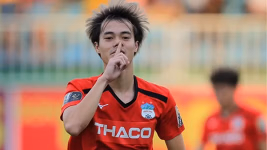 Sau sự thăng hoa ở năm 2019, Văn Toàn hứa hẹn sẽ còn mang đến những bất ngờ trong năm V.League 2020.