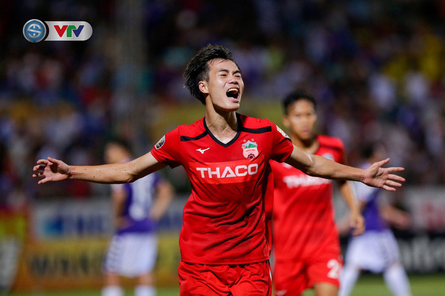 Sự tiến bộ theo từng mùa bóng và hoàn thiện chính mình, điều này giúp cho Văn Toàn được chờ đợi bung nổ trong năm 2020. Ảnh: VTV