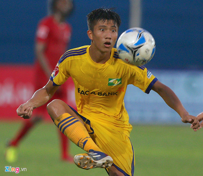ừ U23 châu Á 2018 đến AFF Cup 2018 đã chứng minh rất rõ, ông Park luôn cần một tiền vệ có thể tạo nên sự đột biến trong lối chơi như Phan Văn Đức. Ảnh: Zing